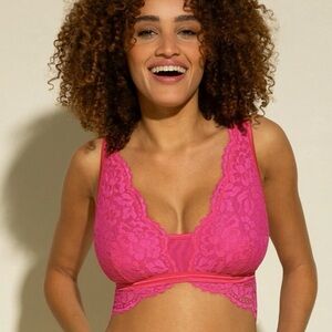 Magnolia Curvy Bralette